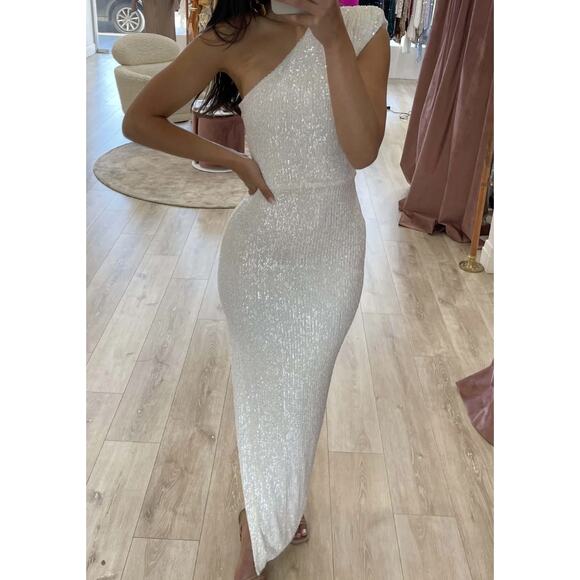 New NWOT Nookie Veda Gown White Medium Sequin One shoulder - Picture 2 of 5